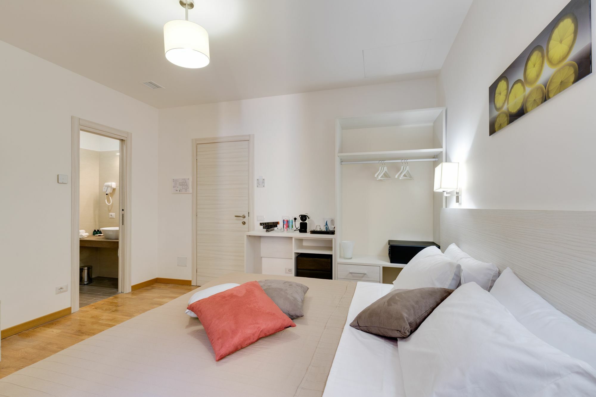 Dolce Luxury Rooms Рим Экстерьер фото
